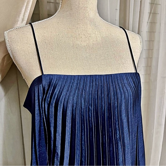 NWT Vince Midnight Navy Blue Pleated Camisole Blouse - Picture 4 of 7